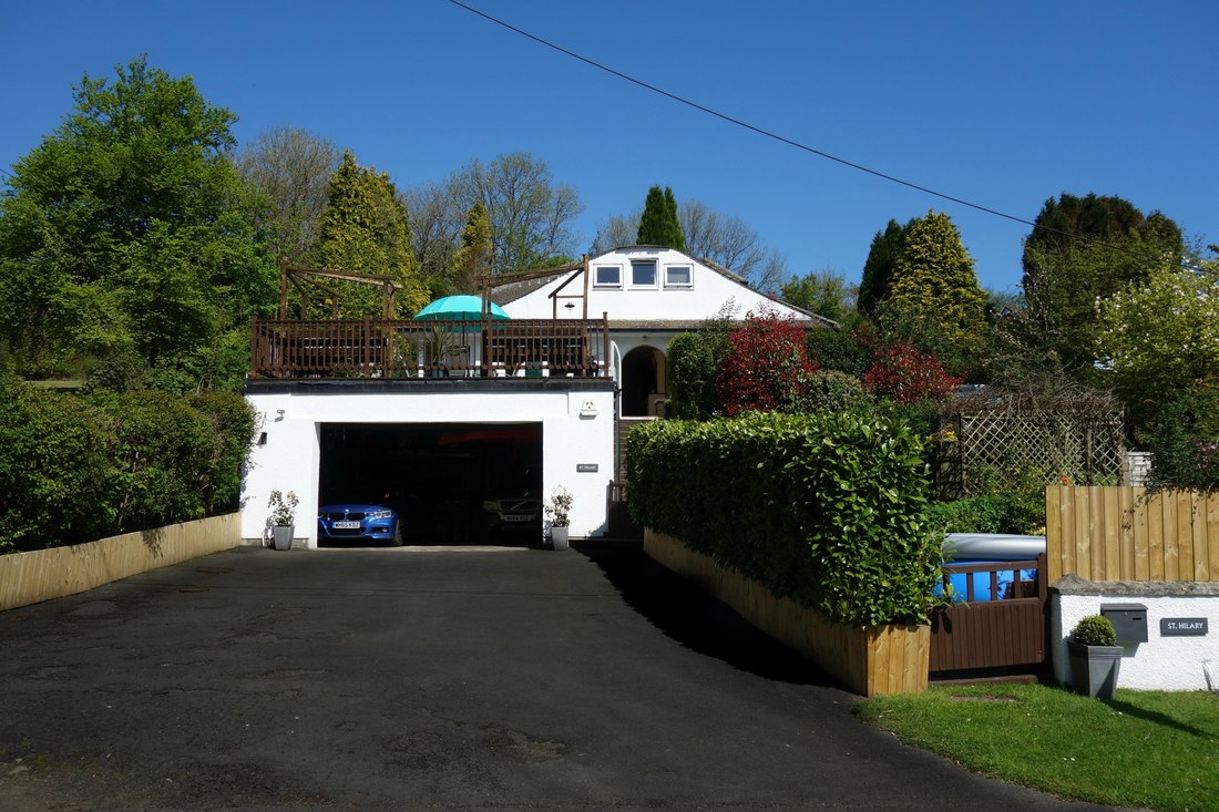 Large Driveway provides ample parking for at least 4 cars or caravan/boat